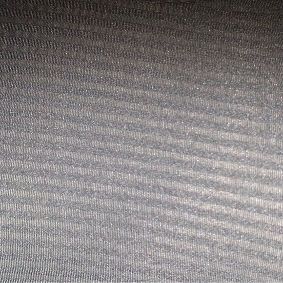 LIKE NEW Victoria Sport Black Workout Tank - Black - Sz Small - Picture 3 of 6